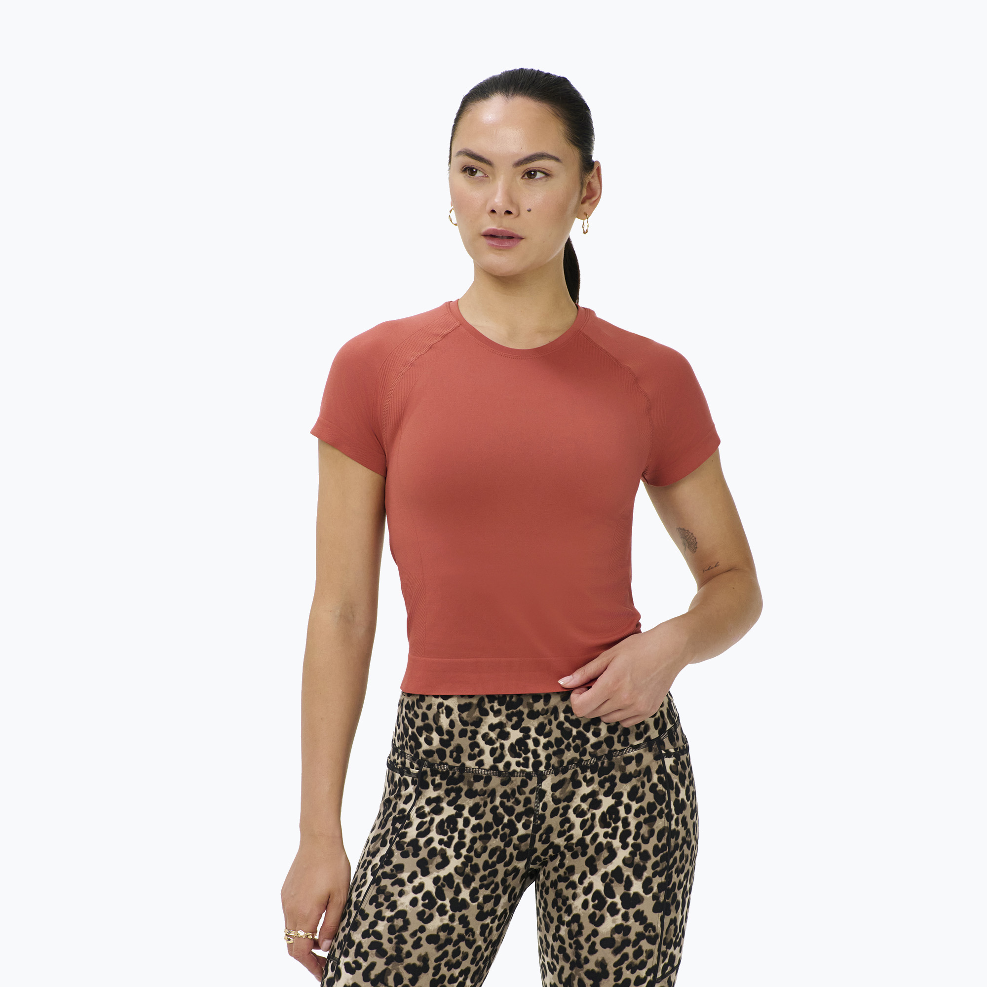 Дамска тениска за йога Sweaty Betty Athlete Crop Seamless Workout terrazzo red