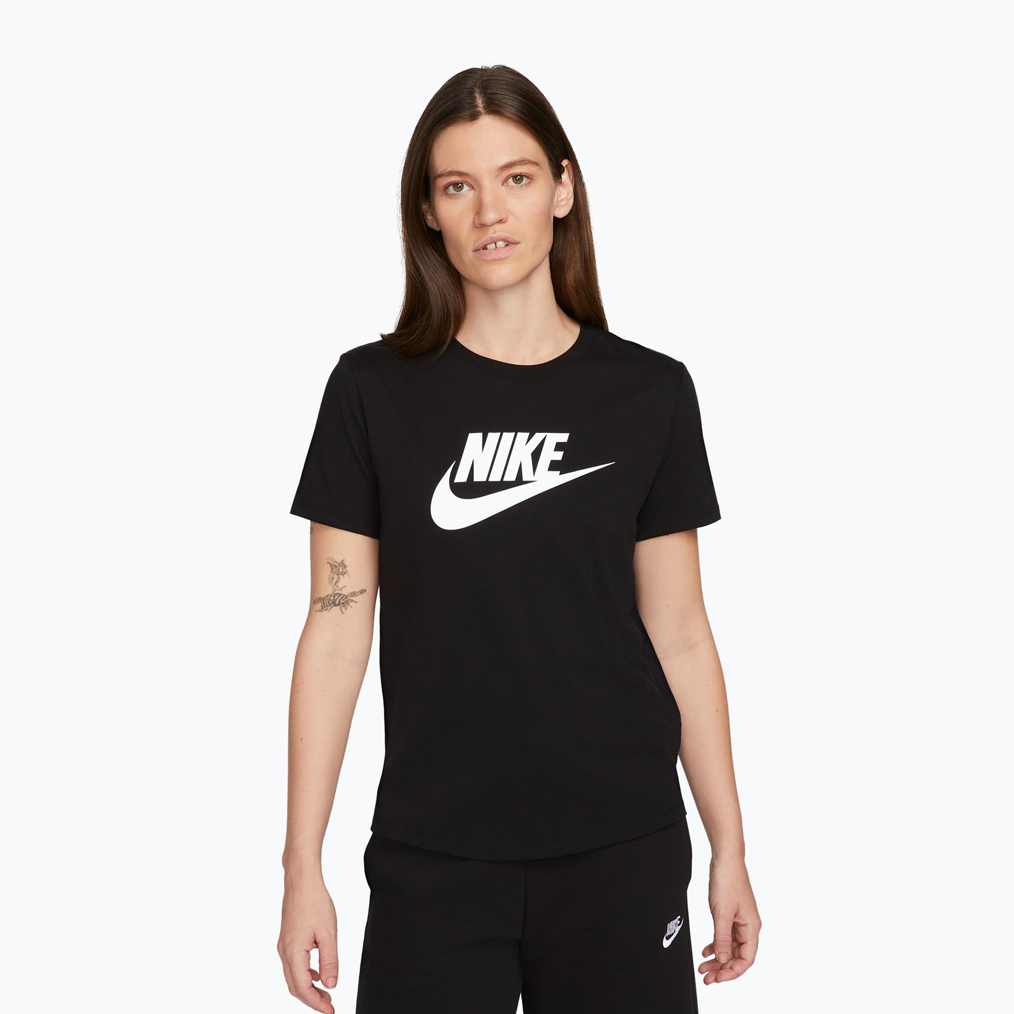 Дамска тениска Nike Sportswear Club Essentials Logo black/white