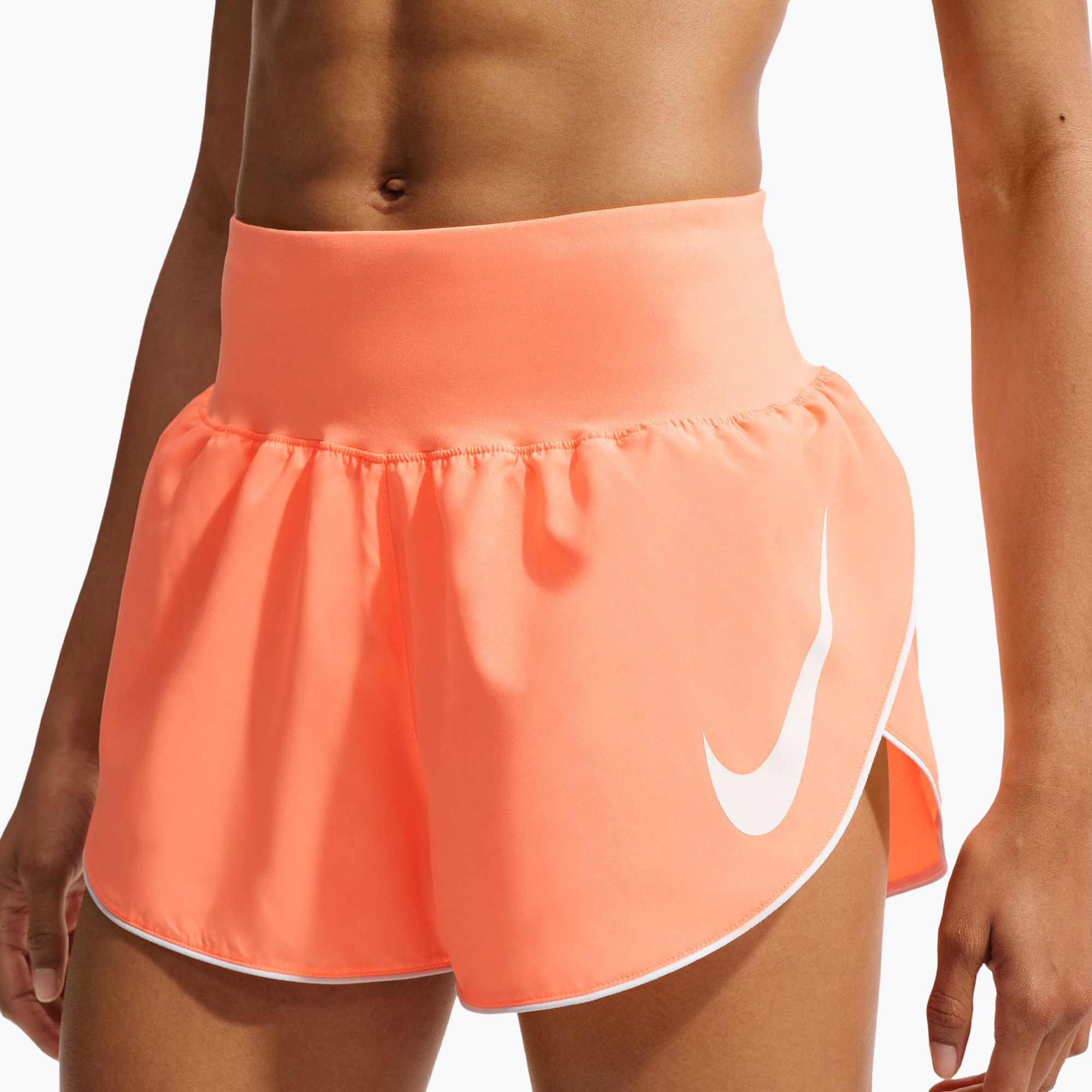 Spodenki do biegania damskie Nike Tempo Swoosh Dri-Fit Mid-Rise Brief-Lined orange pulse/white 