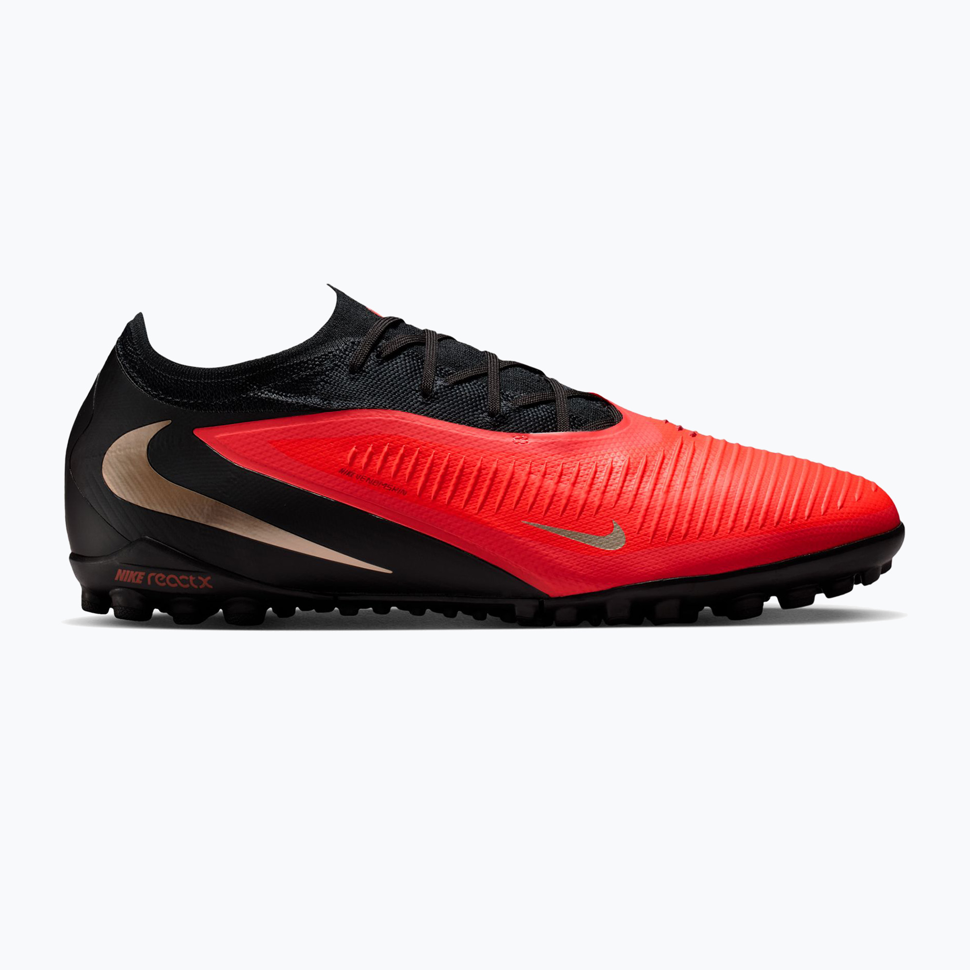 Мъжки футболни обувки Nike Phantom 6 Low Pro bright crimson/black/blur