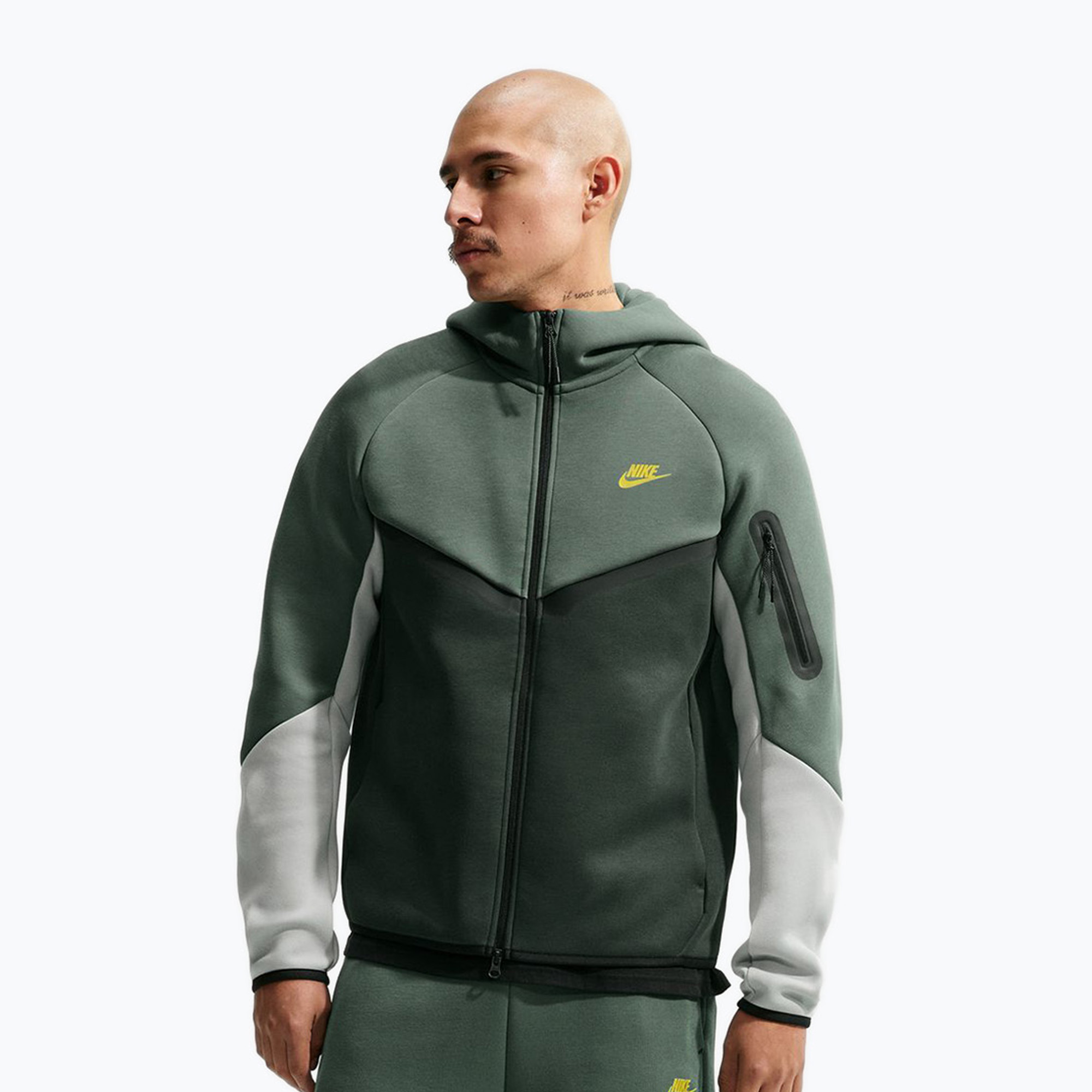 Мъжки суитшърт Nike Tech Windrunner Full Zip camo green/black spruce/chrome yellow